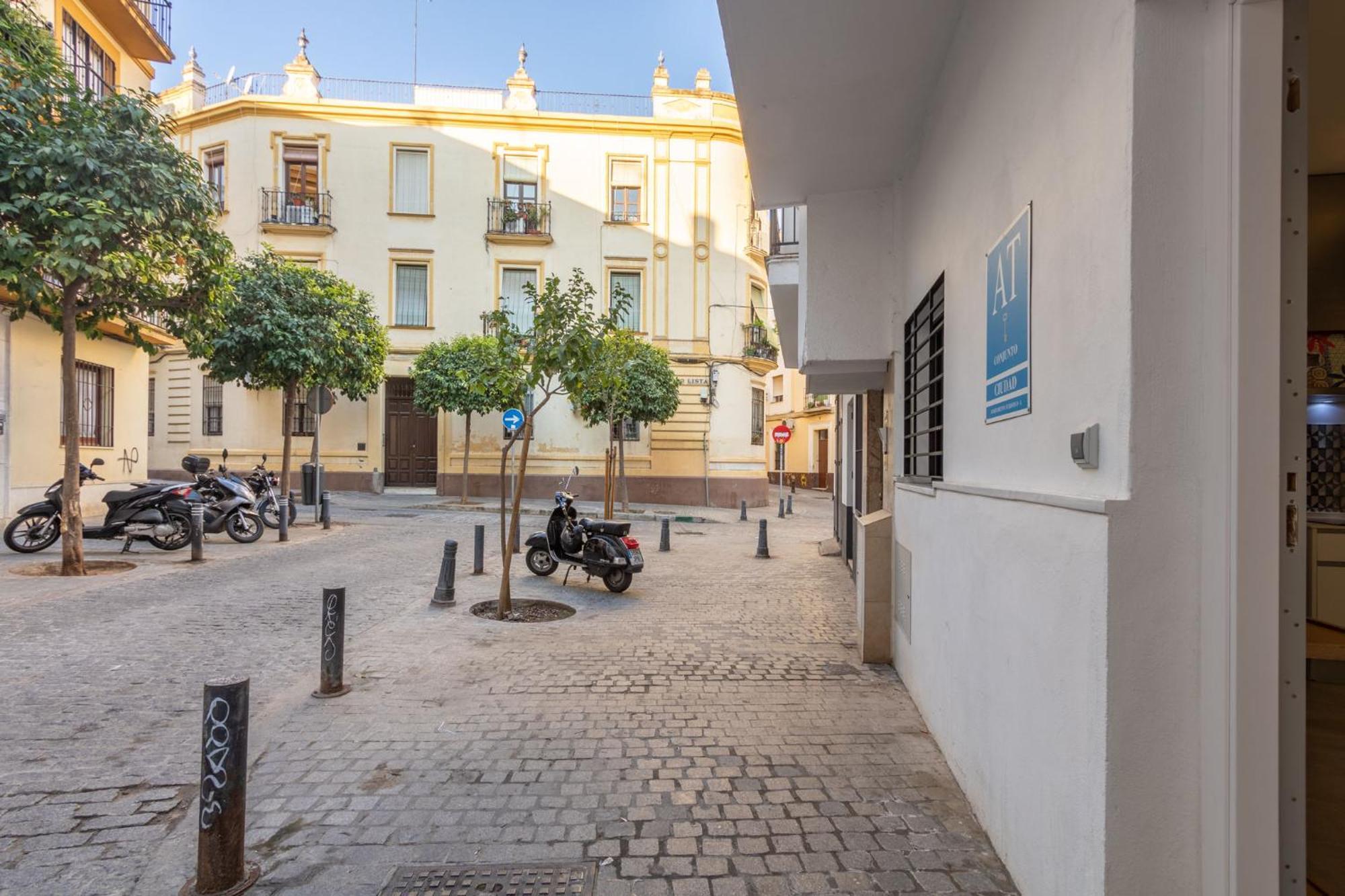 Nine O'Clock Castellar By Valcambre Apartman Sevilla Kültér fotó